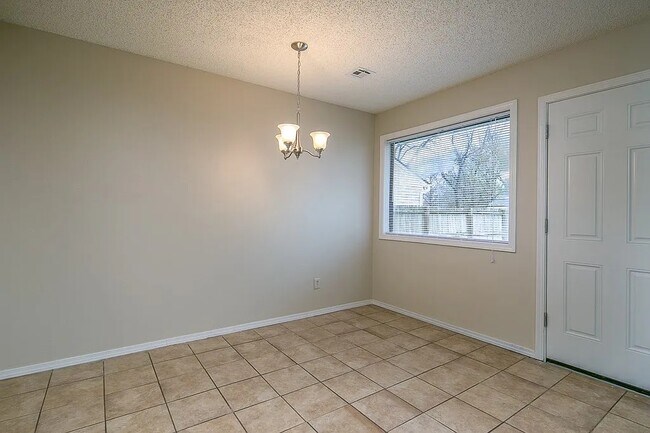 Photo - 3320 W Olive St