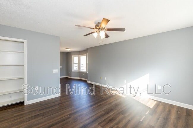 Photo - 700 Western Ave