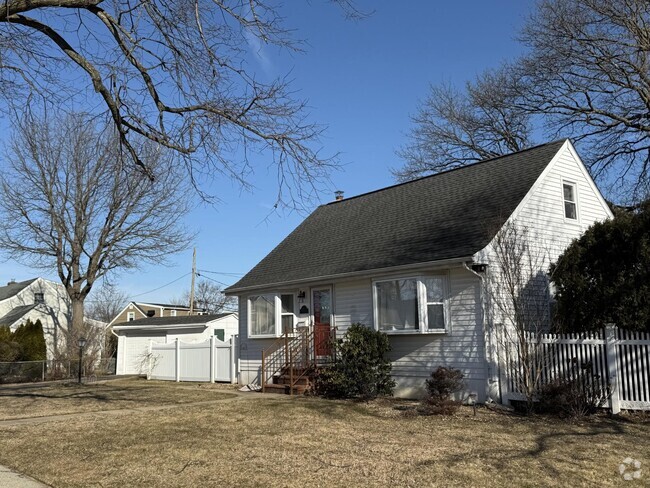 Building Photo - 11 Farmedge Rd Rental