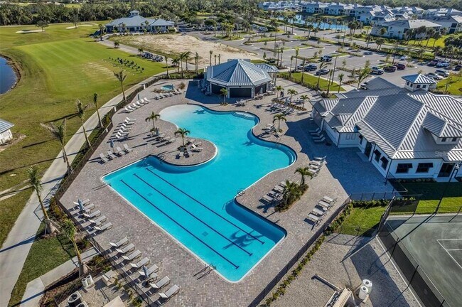 14121 Heritage Landing Blvd Unit 725