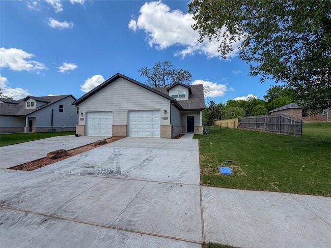 413 W Dulin St