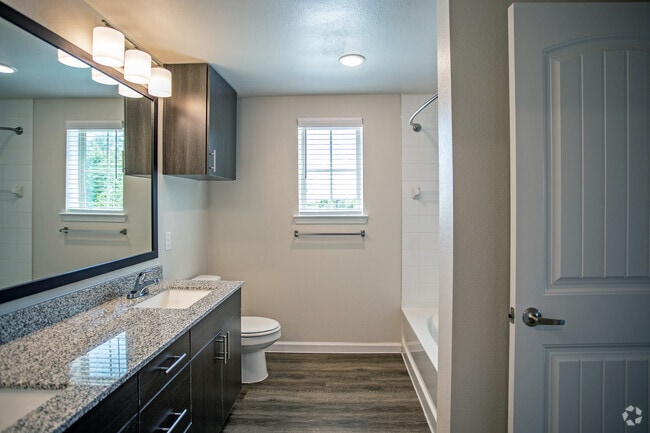 B1 - 2BR, 2BT - 995SF