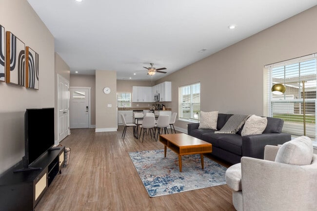 Building Photo - 5859 Zinfandel Ave