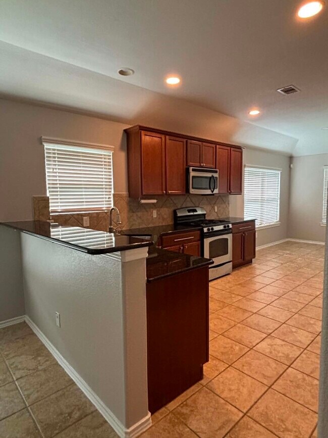 Photo - 1707 Hickory Burl Ln