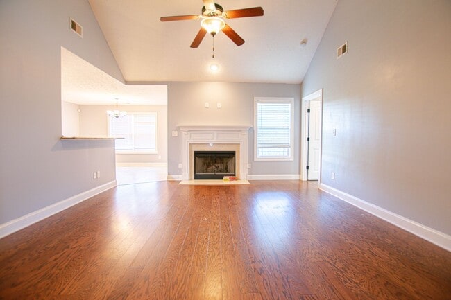 Photo - Pet Friendly Three Bedroom!