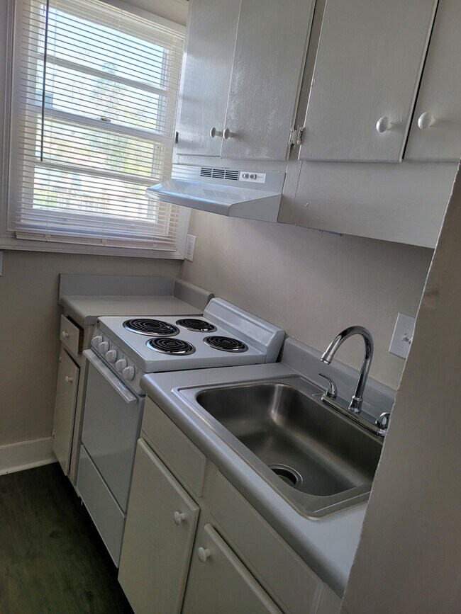 Photo - 305 Walker St Unidad C