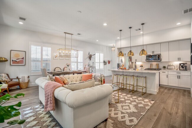 Photo - 5217 Pinemont Creek Ln