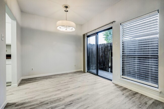 Photo - 1818 Augusta Dr Unit 33