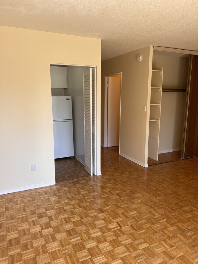 Photo - 800 Riddell Ave N Unit 206