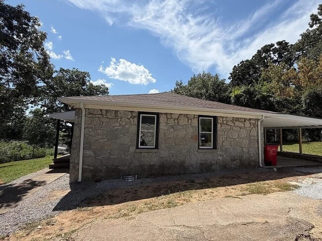 Photo - 709 Hope St