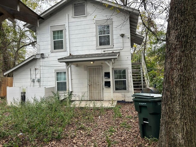 Building Photo - 1-Penick 1/2 A St