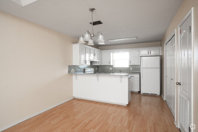2BR, 1BA - 848SF - Dining Room