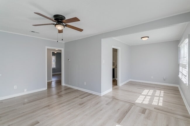 Photo - 167 Potter Dr