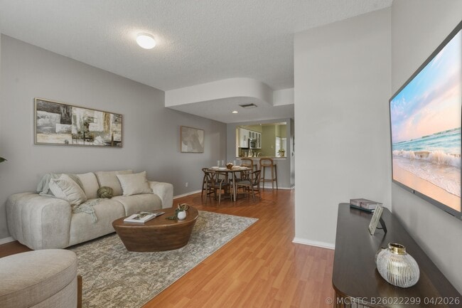 Photo - 16635 Hemingway Dr