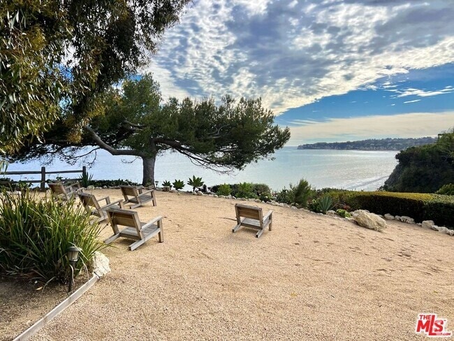 Building Photo - 27500 Pacific Coast Hwy Rental