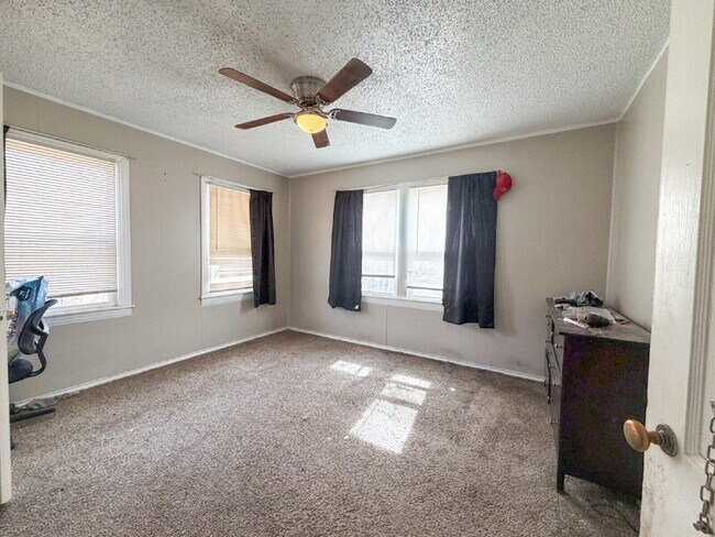 Photo - 2710 32nd St