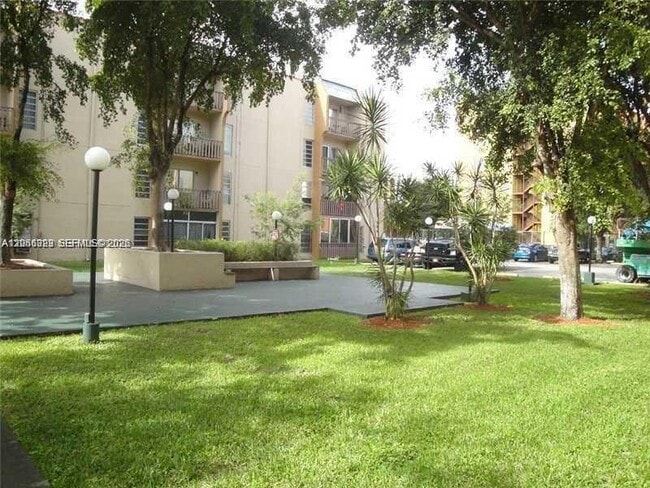 Building Photo - 4713 NW 7th St Unit 306-1