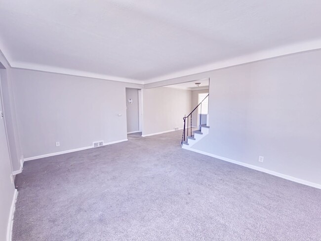 5 Bedroom 2 Bathroom - 5 Bedroom 2 Bathroom