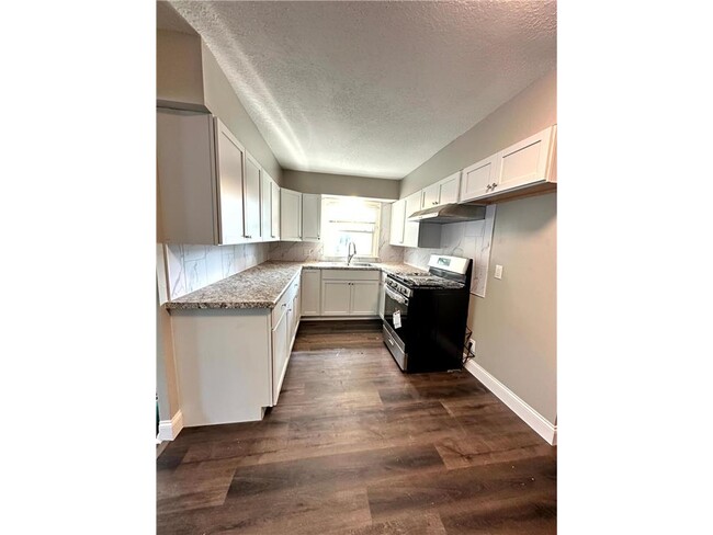 Photo - 2804 E 44th St