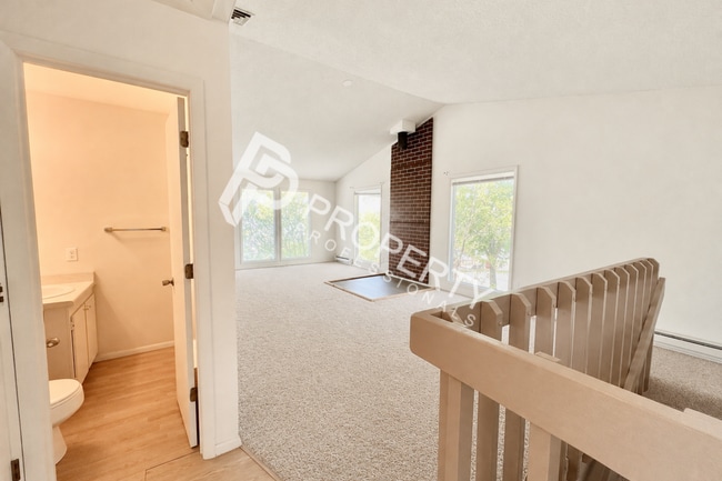 Photo - 431 E 5th St Unit 431 E 5th Street