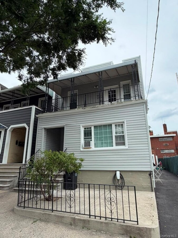 Photo - 1624 Seddon St