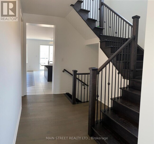 Photo - 867 Whitlock Ave