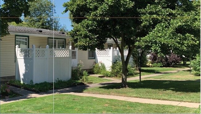 Photo - Andover Courtyard Apartments