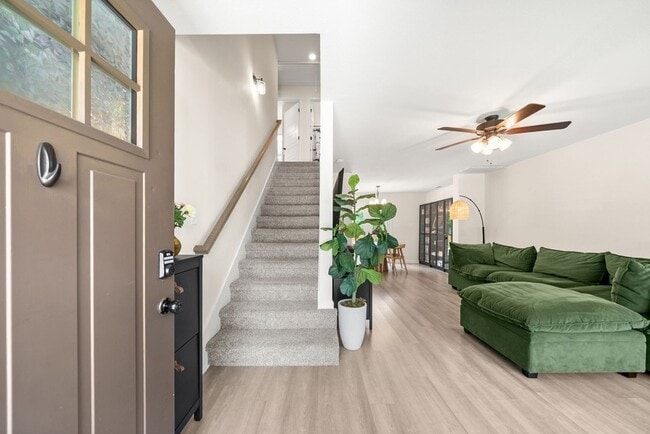 Photo - 411 Hillside Dr