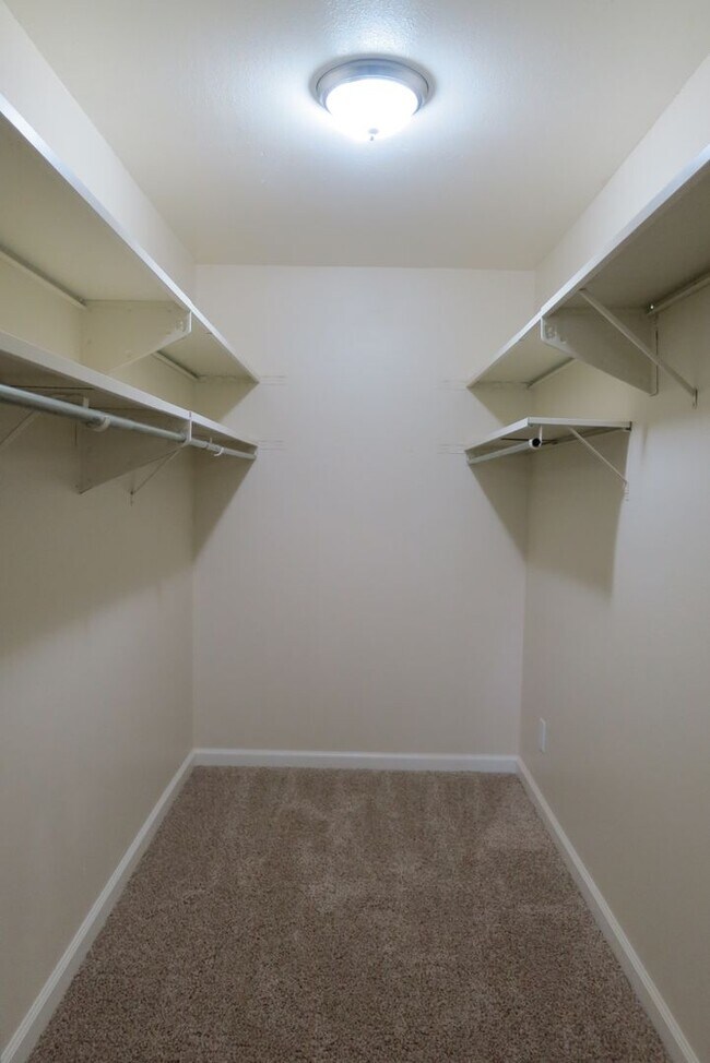 Photo - 600 Manhattan Dr