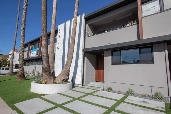 Photo - 8355 Blackburn Ave