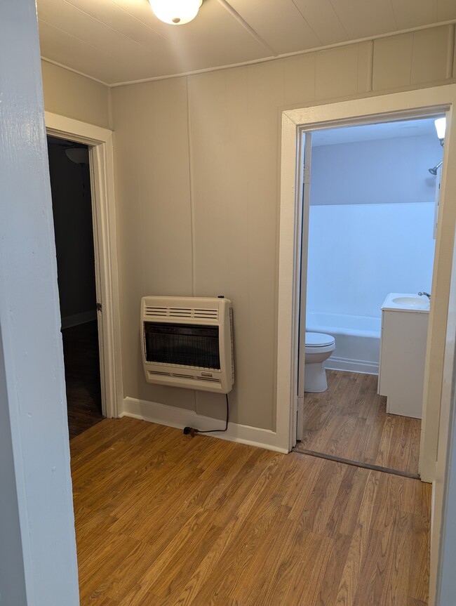 Photo - 316 E 18th St