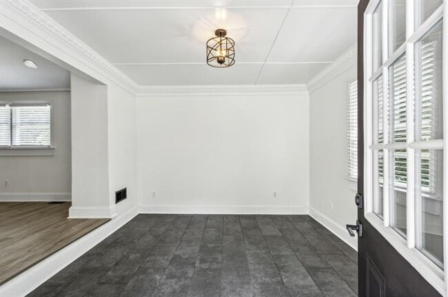 Photo - 2192 Spink St NW