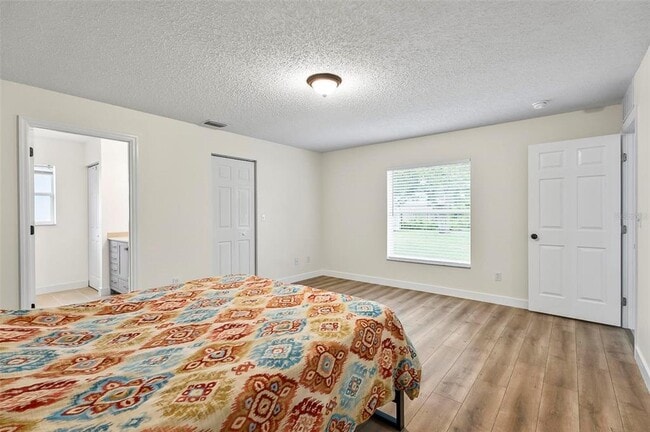 Photo - 64 Radcliffe Dr