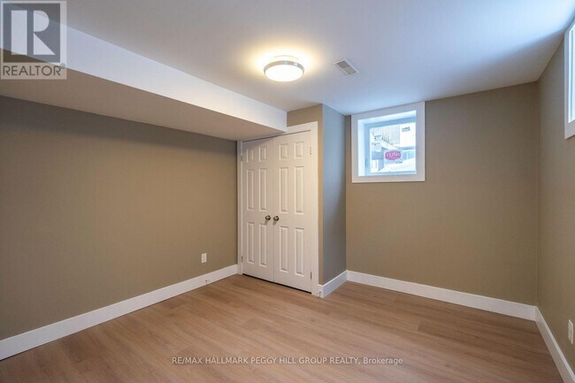 Photo - 16 Autumn Ln