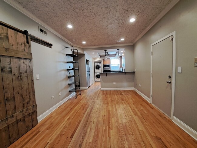 Photo - 7062 N Wolcott Ave