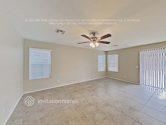 Photo - 1425 E Lakeview Dr