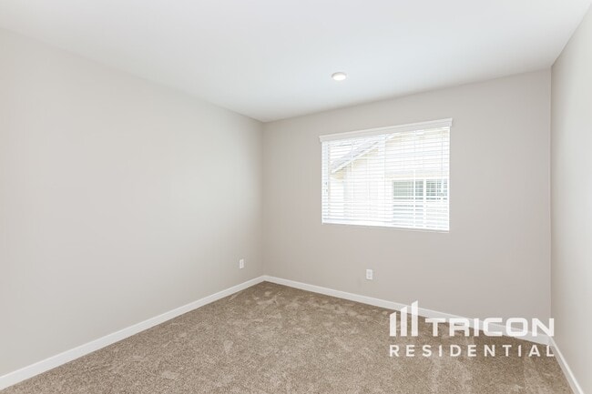 Photo - 31597 Dwight Dr