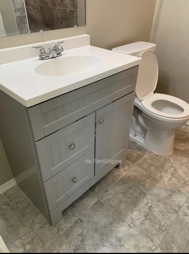 Photo - 207 E Hurd St Unit 3