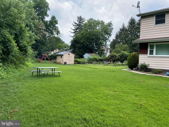 Photo - 484 Pennsylvania Ave