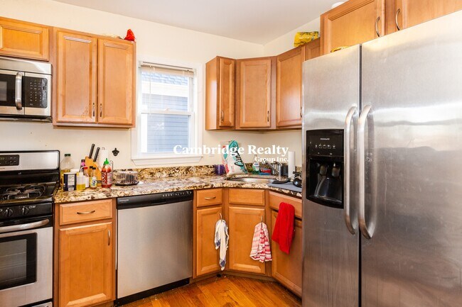 Building Photo - 186 Calumet St Unit T