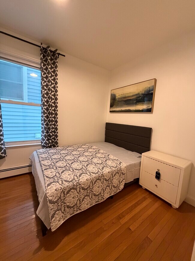 Photo - 184 Green St Unit 1