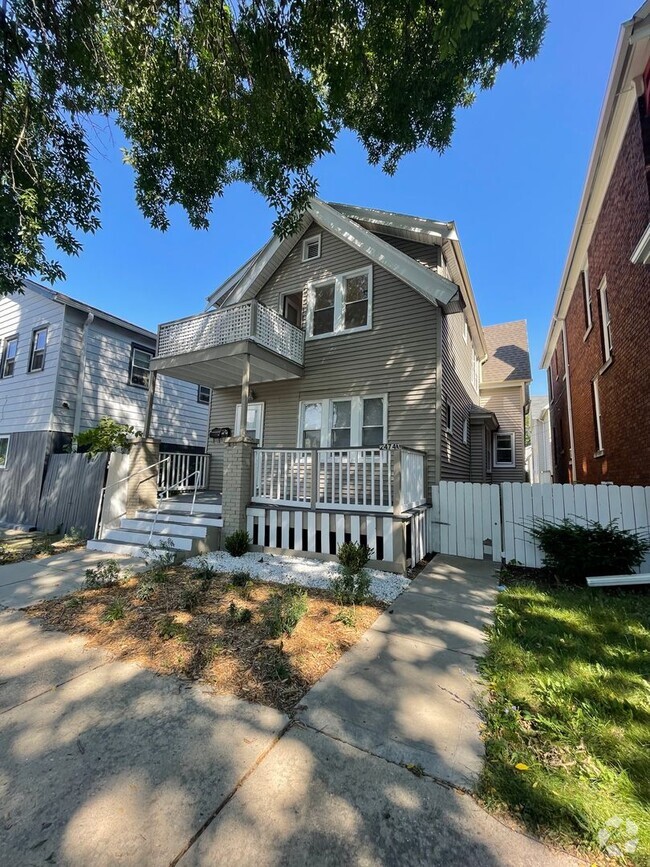 Building Photo - 2474-A N Fratney St Unit 2474 N Fratney St (Lower) Rental