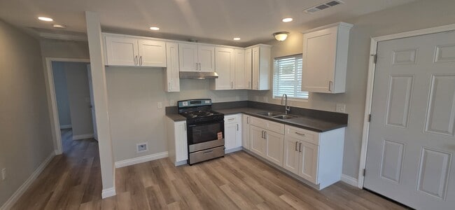 Photo - 7616 Barberry Ave