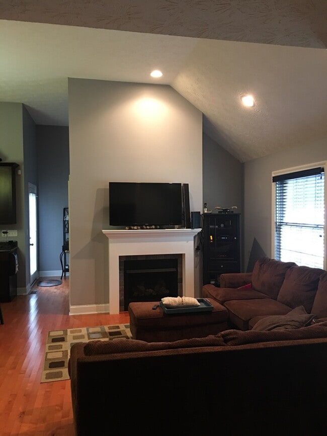 Photo - Immaculate 3 Bedroom Townhome in Huntington/Barboursville Area