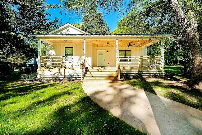 Photo - 1458 Fairview Rd House