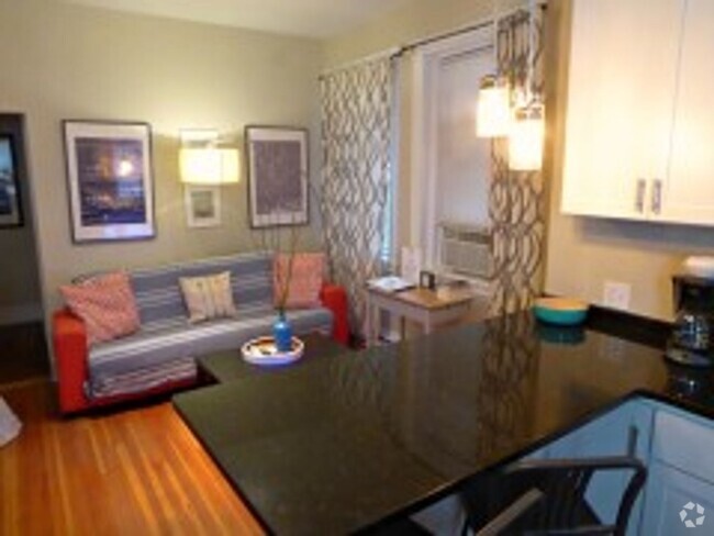 Building Photo - North End - 2 bedroom apartment - 9/1