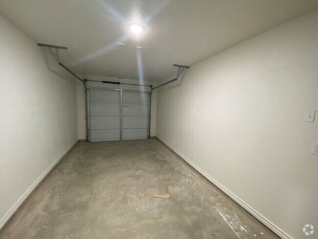 Building Photo - 2302 Zanoletti Ct Unit B Rental