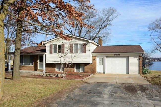 Apartments For Rent In Brighton Mi Forrent Photo 8031 Grand River Ave