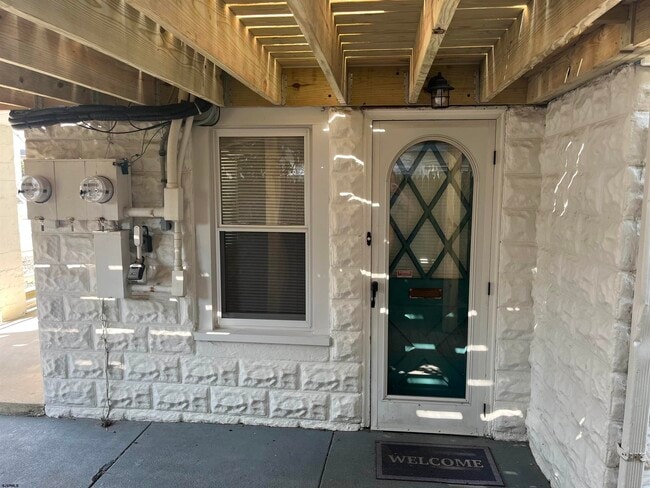 125 N Newark Ave Unit Lower