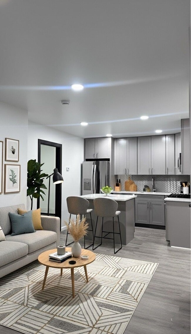 Building Photo - 213 Woodward St Unit 2